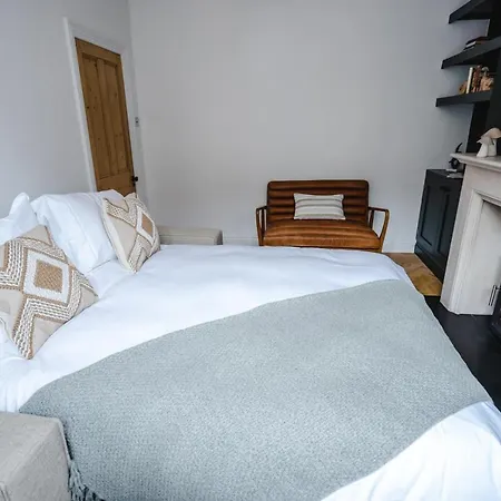 - Bishy Road Abode Holiday home *