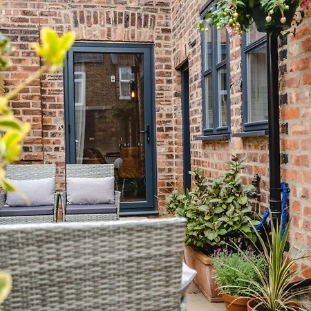 - Bishy Road Abode Holiday home